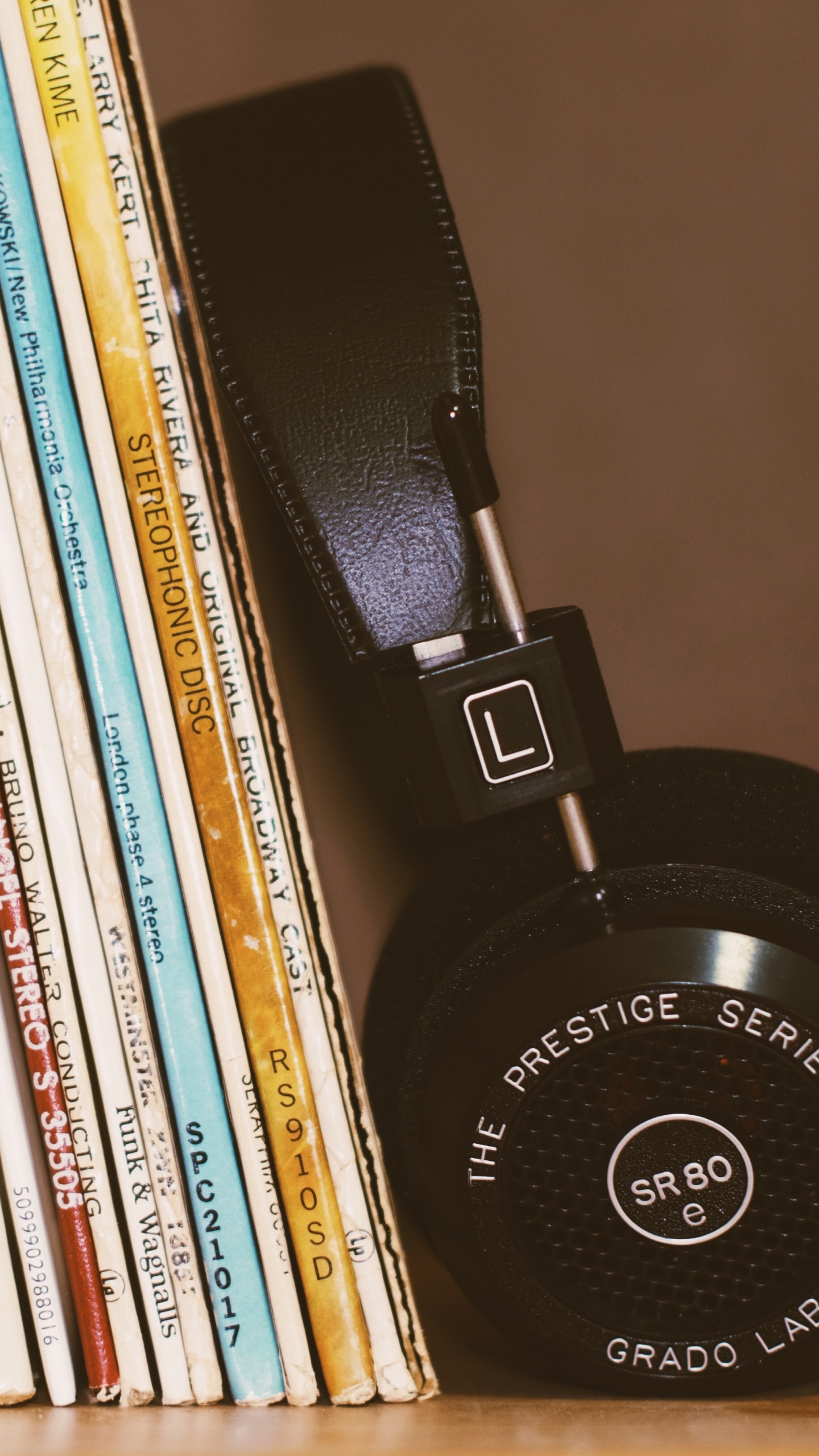 Schallplatte, lp Record, Plattenladen, Buch, Bücherregal. Wallpaper in 1440x2560 Resolution