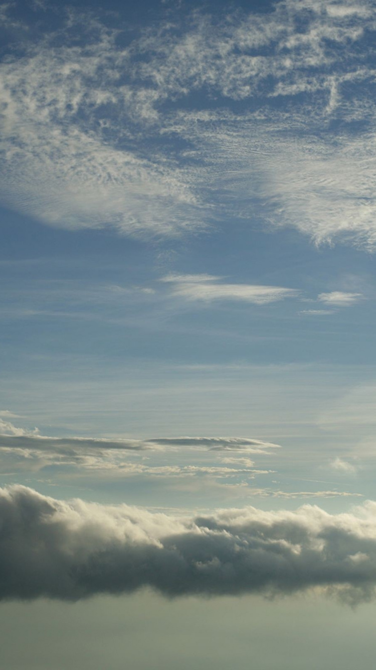 Nubes Blancas y Cielo Azul Durante el Día. Wallpaper in 750x1334 Resolution