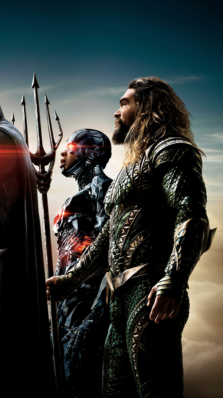 Frau in Schwarz-schwarzem Kleid Mit Schwarzer DSLR-Kamera. Wallpaper in 750x1334 Resolution