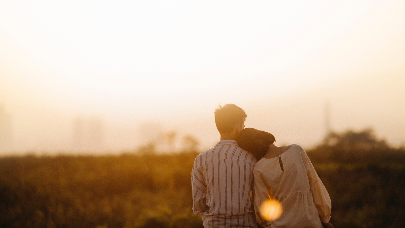 Menschen in Der Natur, Morgen, Liebe, Gelb, Romantik. Wallpaper in 1366x768 Resolution