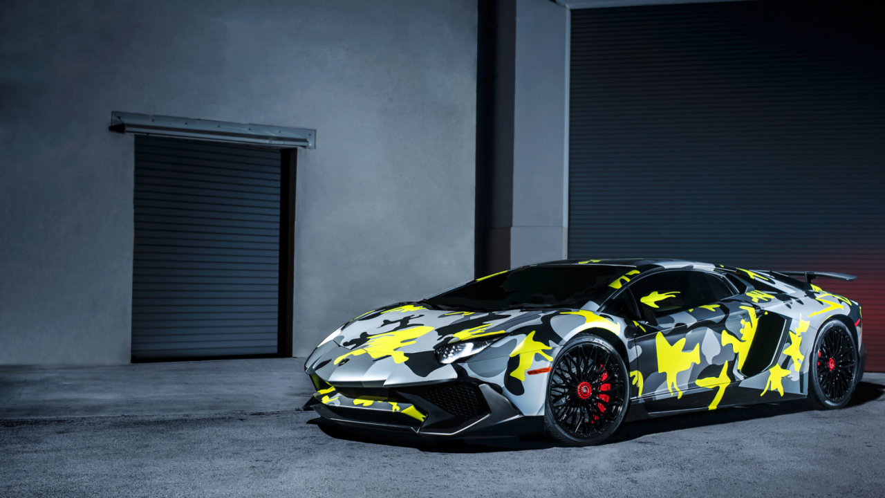 Schwarz-gelber Lamborghini Aventador. Wallpaper in 1280x720 Resolution