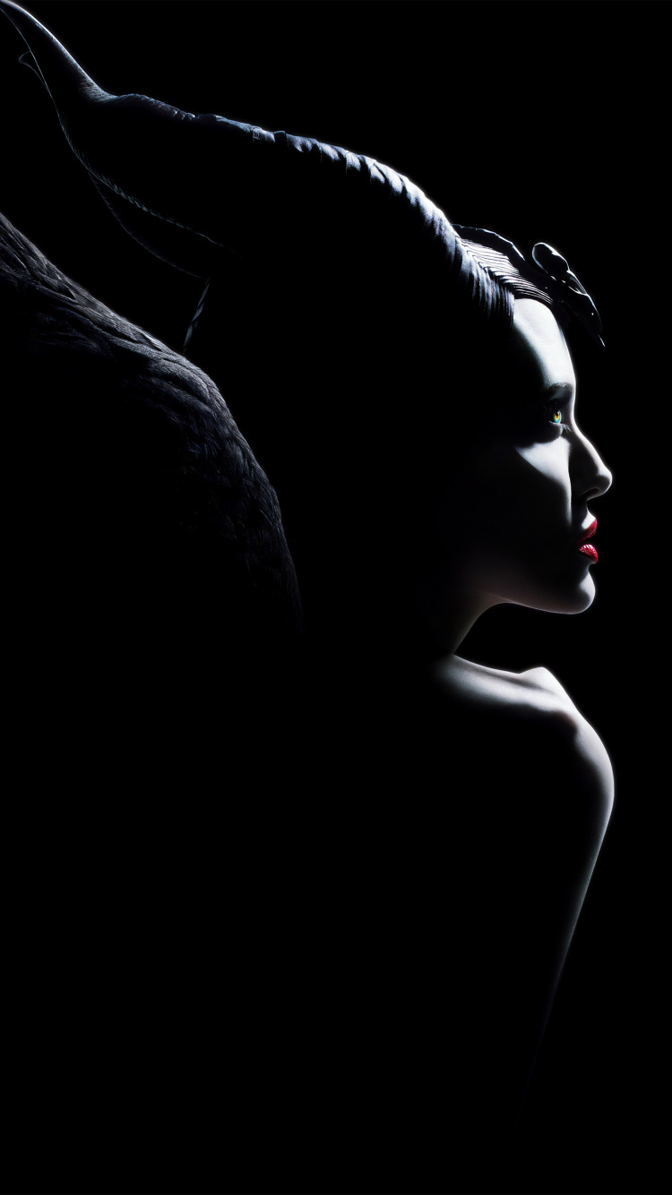 Femme Aux Cheveux Noirs et Rouge à Lèvres. Wallpaper in 750x1334 Resolution