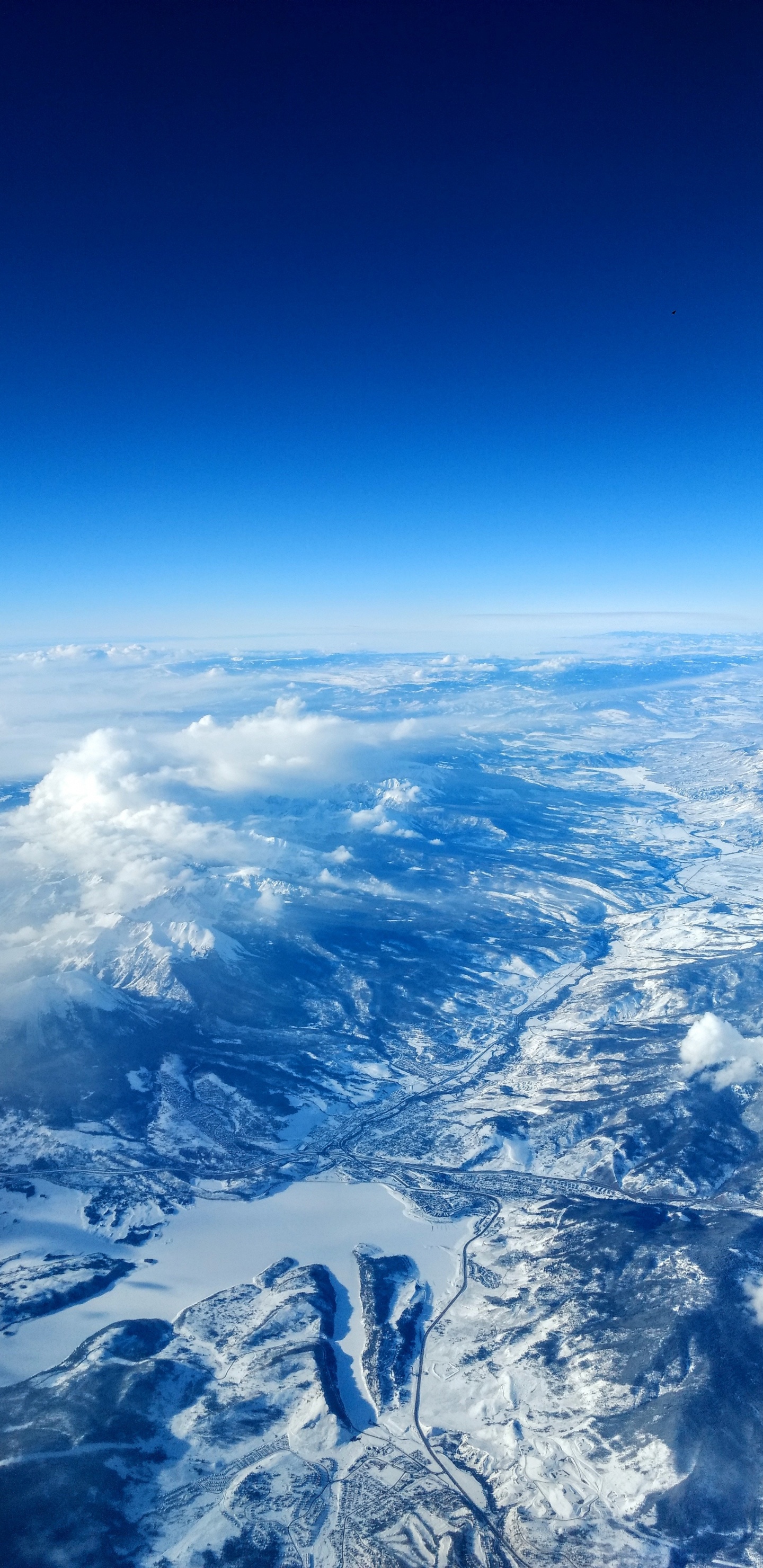 Atmosphäre, Erde, Cloud, Bergkette, Weltraum. Wallpaper in 1440x2960 Resolution