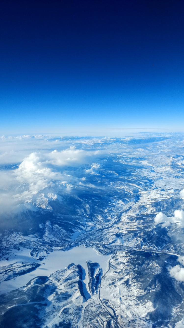 Atmosphäre, Erde, Cloud, Bergkette, Weltraum. Wallpaper in 750x1334 Resolution