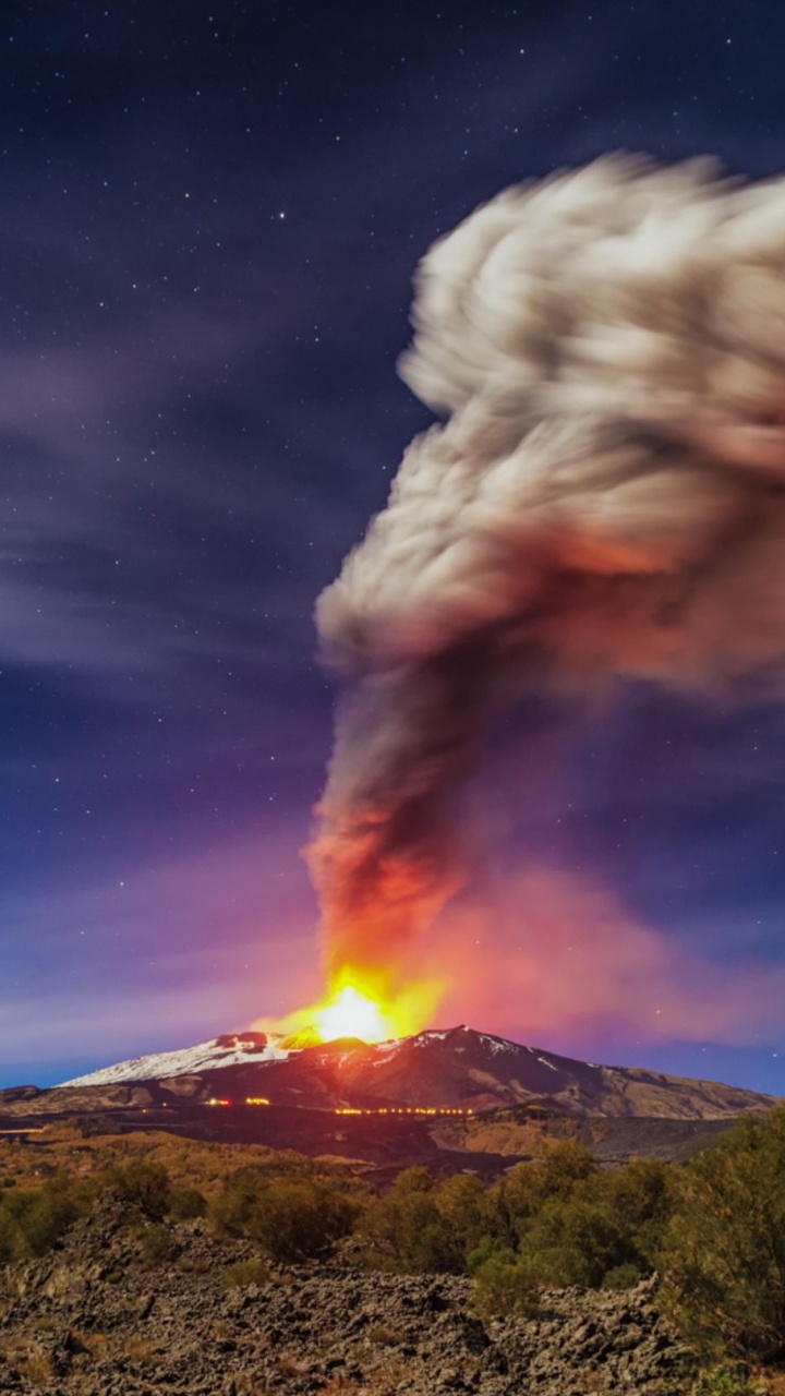 White Clouds and Blue Sky. Wallpaper in 720x1280 Resolution
