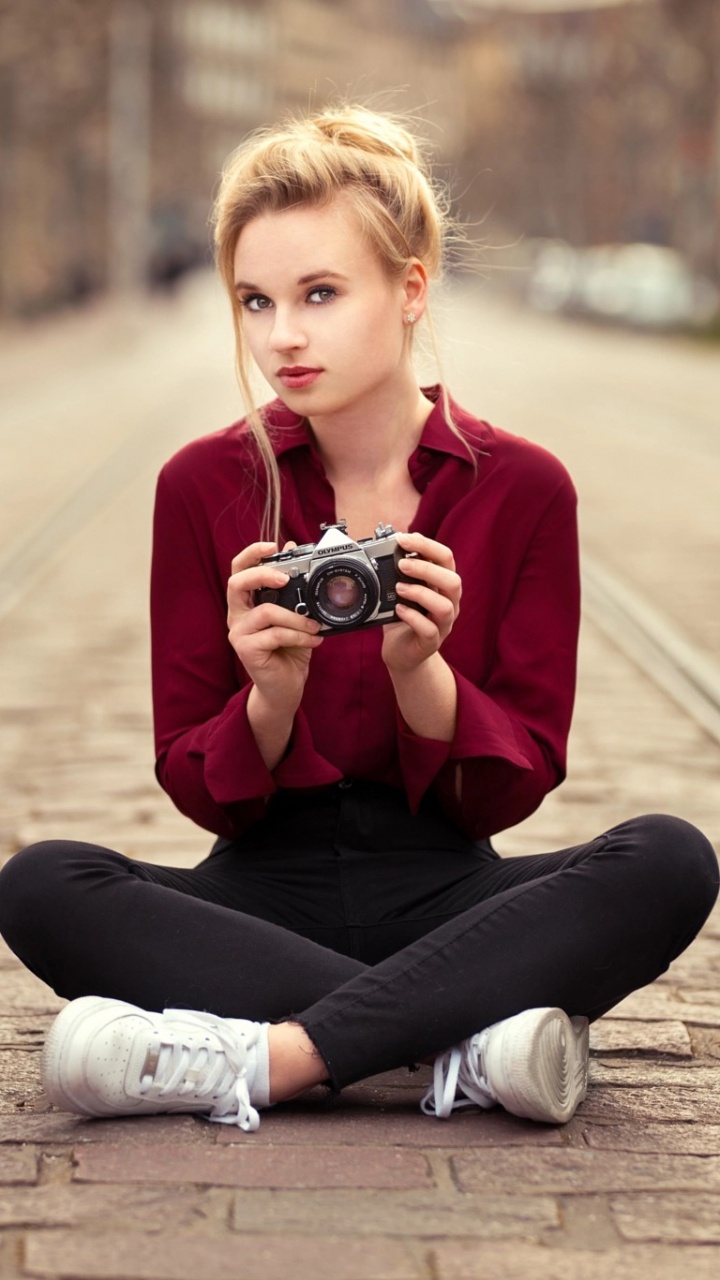 Séance, Red, Beauté, Blond, Mode de la Rue. Wallpaper in 720x1280 Resolution