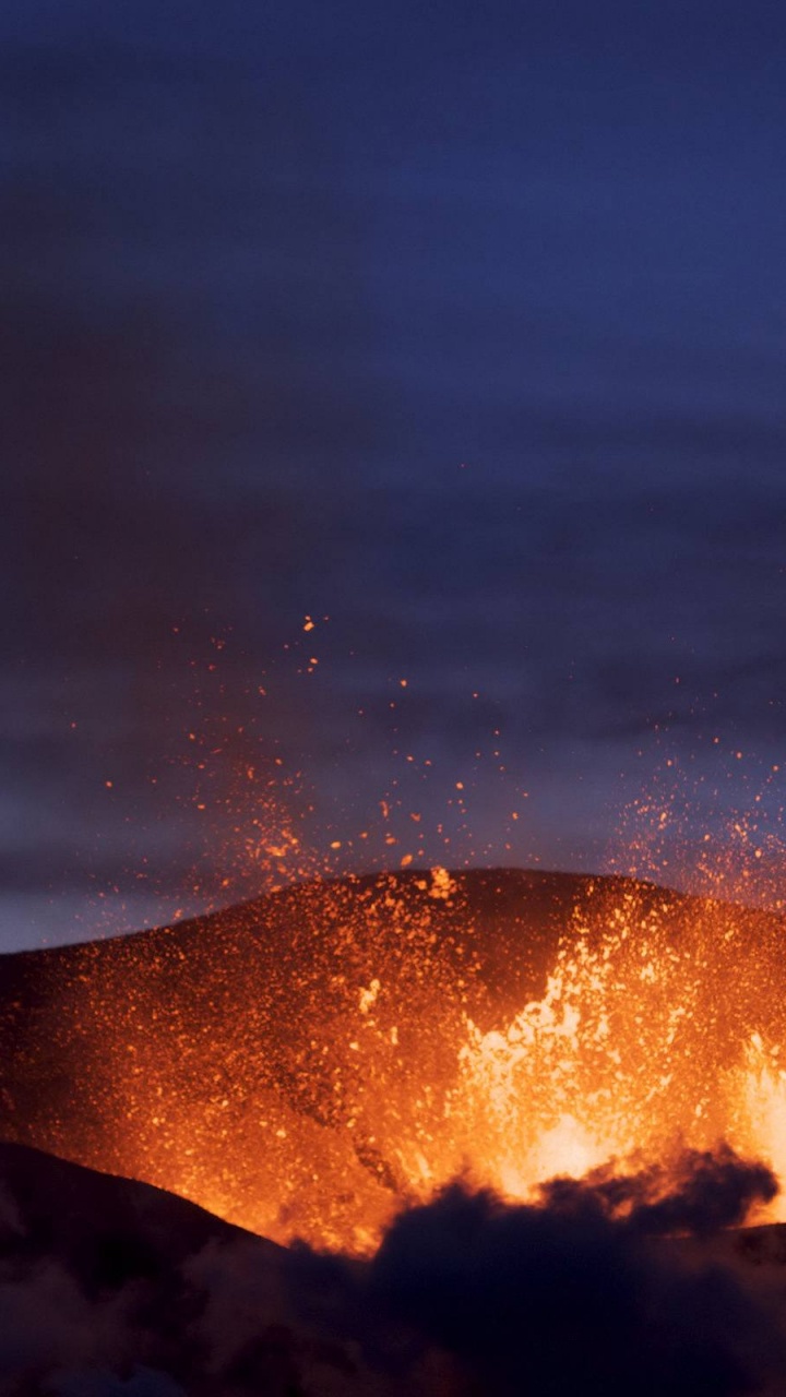 Brown Mountain Under Blue Sky. Wallpaper in 720x1280 Resolution
