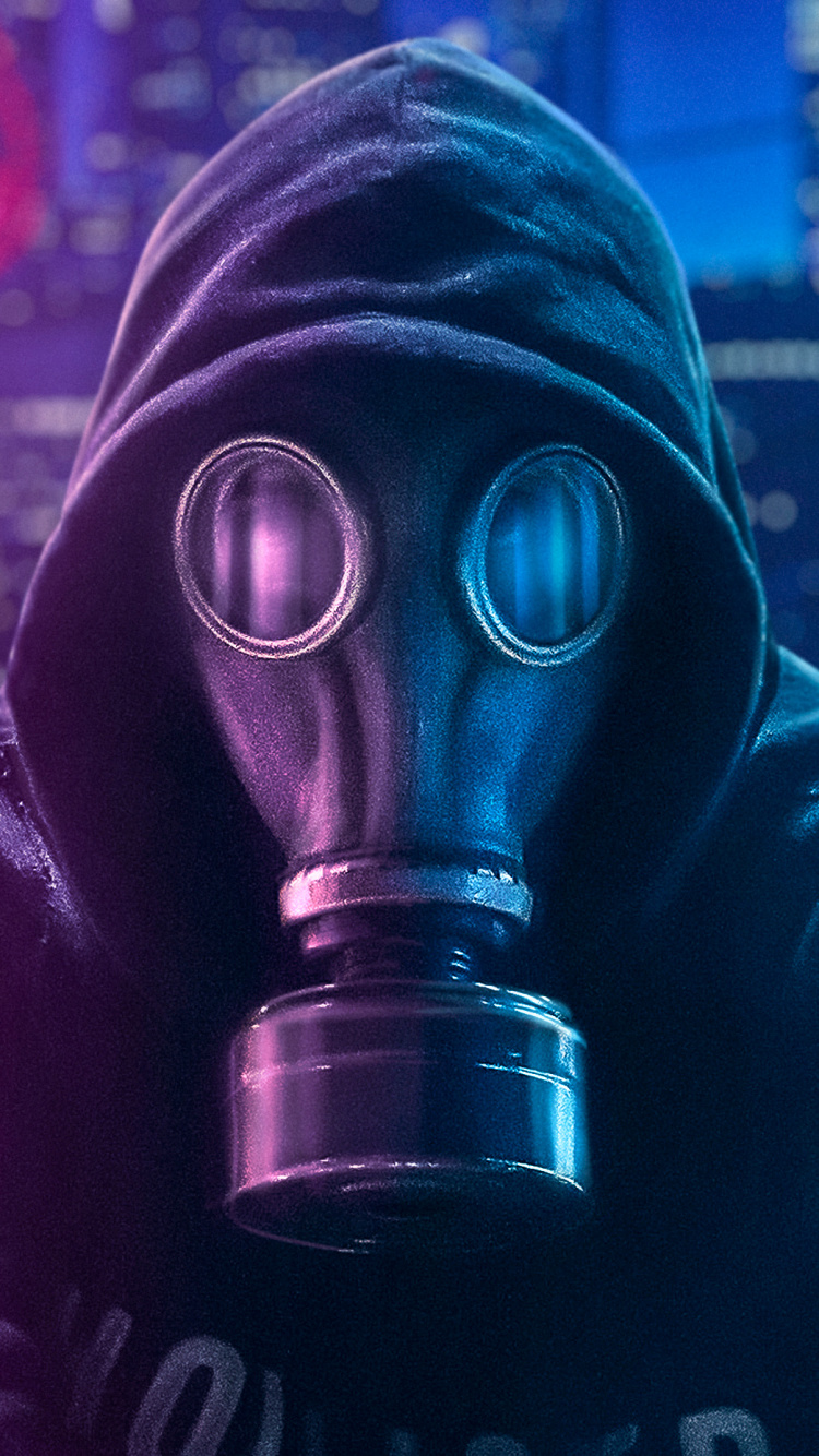 Person im Schwarzen Hoodie Mit Gasmaske. Wallpaper in 750x1334 Resolution