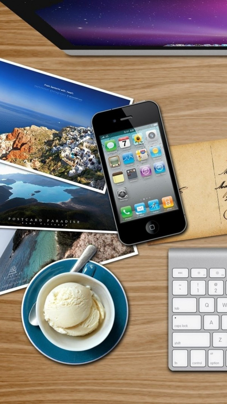 Iphone 4 Noir Sur Table en Bois Marron. Wallpaper in 750x1334 Resolution