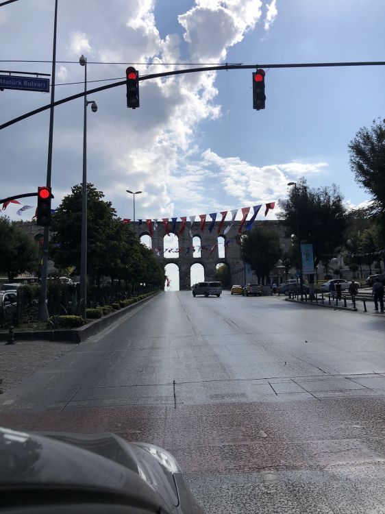 Ampel, Road, Infrastruktur, Fahrbahn, Asphalt. Wallpaper in 1536x2048 Resolution