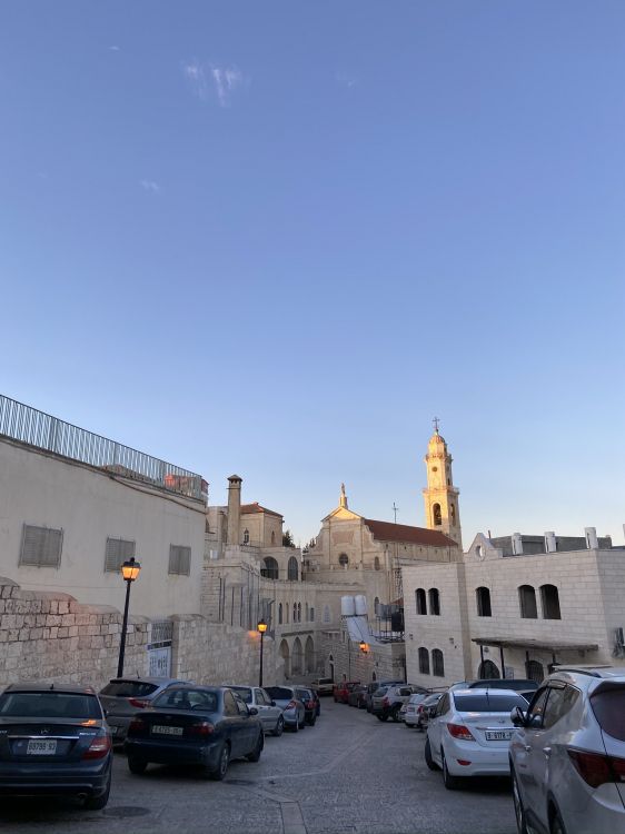 König, Rad, Fenster, Kfz-Standlicht, Automotive Exterieur. Wallpaper in 1536x2048 Resolution