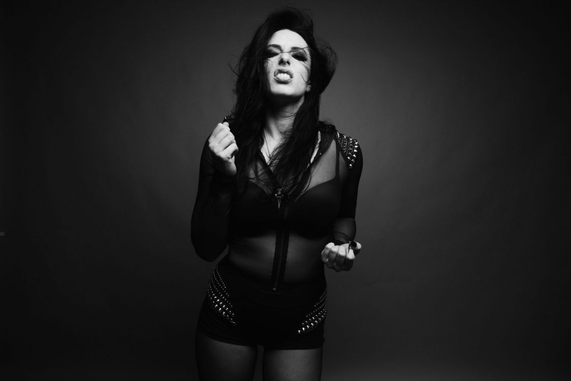 Belleza, en Blanco y Negro, Heavy Metal, Negro, Monocromo. Wallpaper in 2048x1367 Resolution