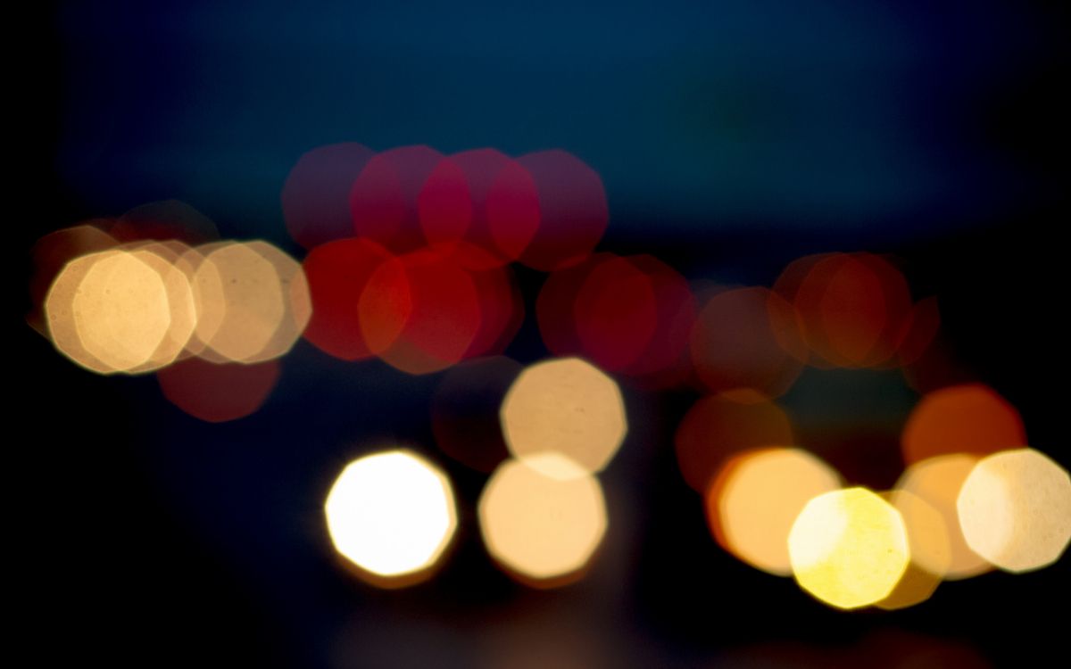 Lumières Bokeh Rouges et Jaunes. Wallpaper in 5120x3200 Resolution