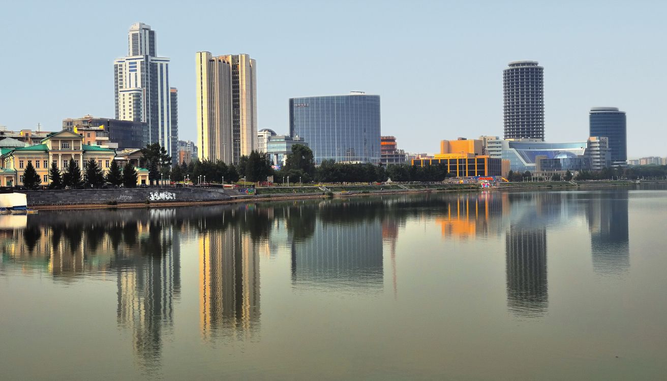 城市景观, 人体内的水, 反射, 塔块, 地平线 壁纸 3284x1877 允许