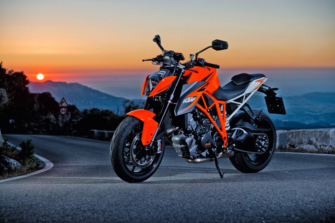Orange and Black Sports Bike on Road During Daytime. Wallpaper in 3307x2201 Resolution