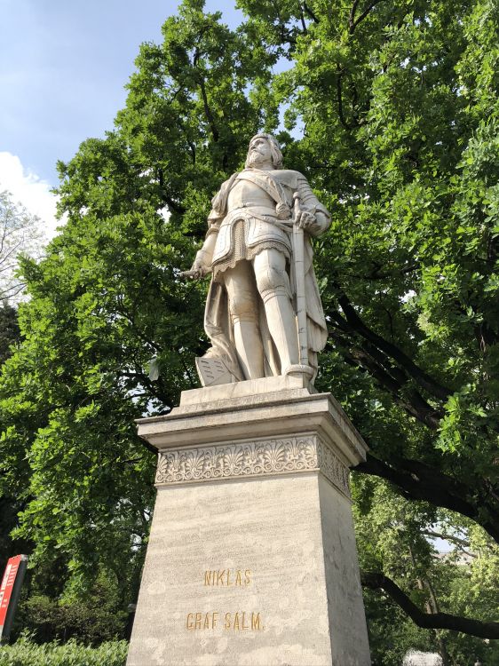 Statue, la Sculpture Sur Pierre, Cimetière, Memorial, Sculpture. Wallpaper in 1536x2048 Resolution