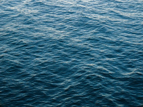 Image blue body of water during daytime