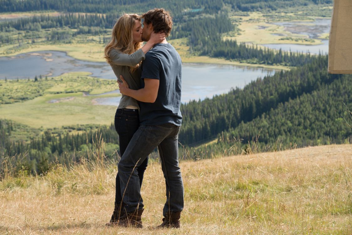 Les Gens Dans la Nature, Interaction, Amour, Prairie, Heureux. Wallpaper in 7360x4912 Resolution