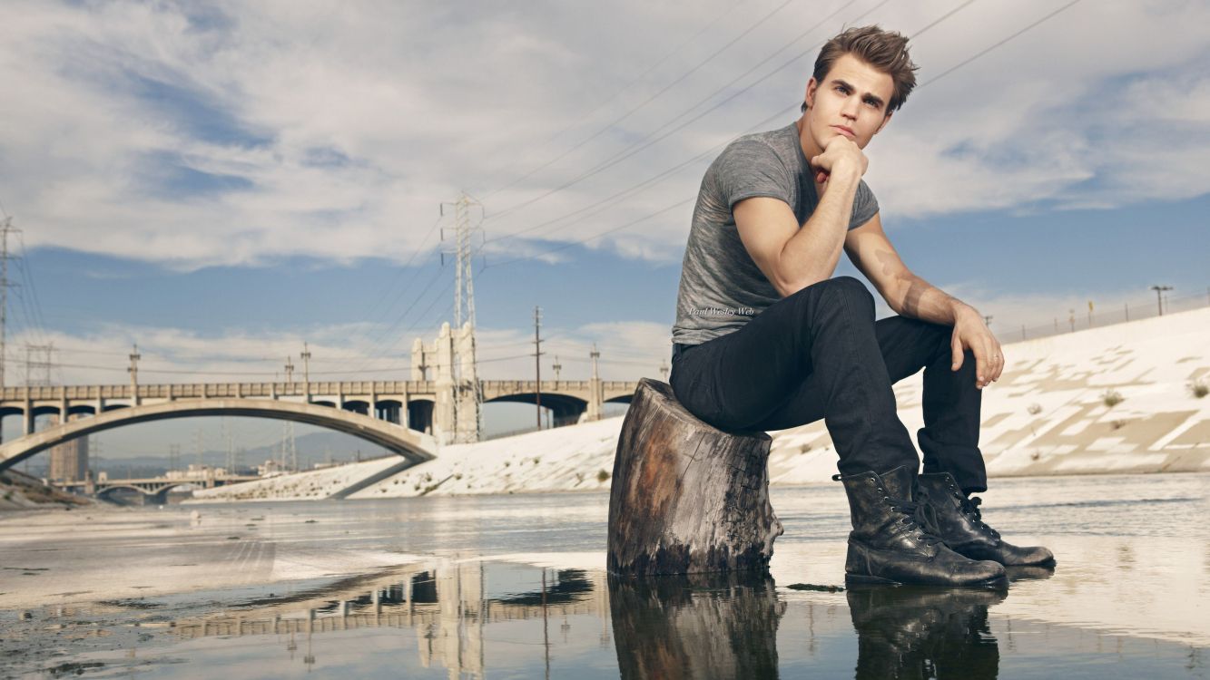 Paul Wesley, The Vampire Diaries, Stefan Salvatore, Wasser, Jean. Wallpaper in 2560x1440 Resolution