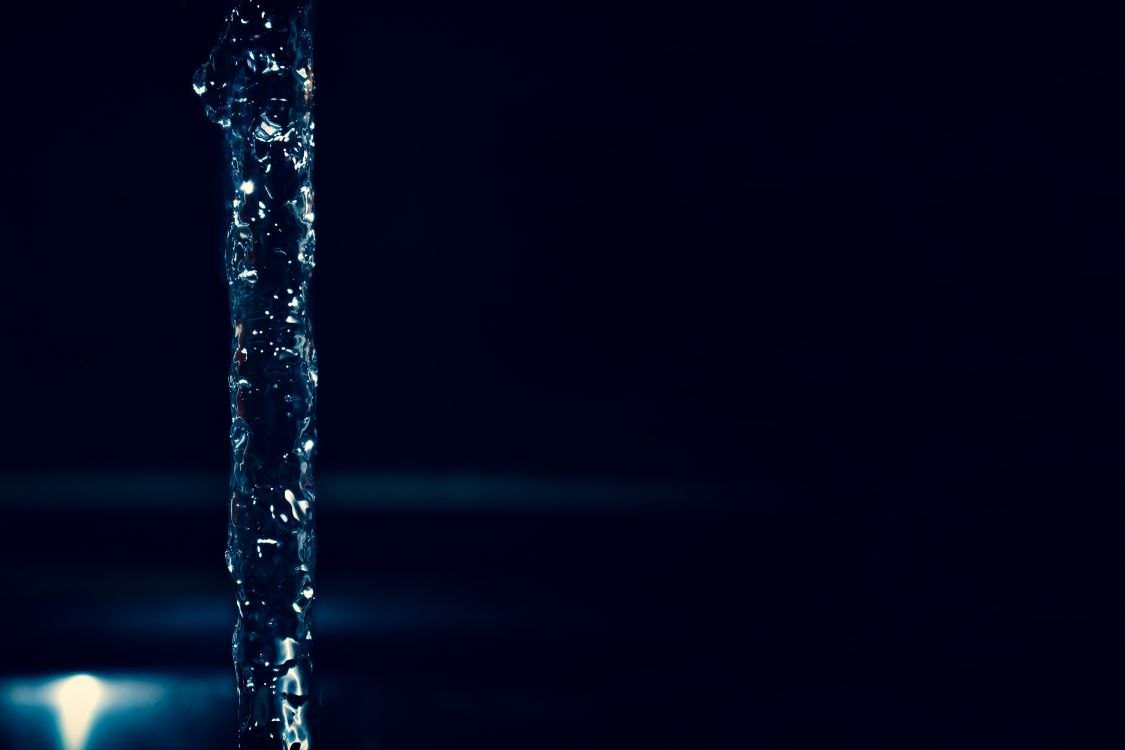 Salpicaduras de Agua Sobre Fondo Negro. Wallpaper in 6000x4000 Resolution