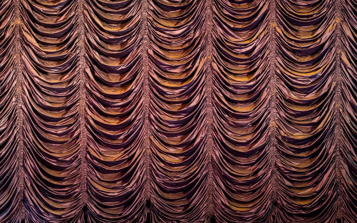 Brauner Und Beige Fenstervorhang. Wallpaper in 2560x1600 Resolution