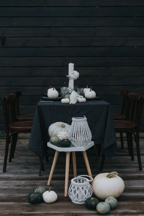 Weiße Keramikschale Auf Weißer Tischdecke. Wallpaper in 4835x7244 Resolution