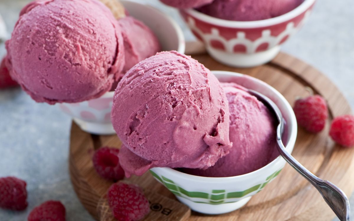 Pink Ice Cream in White and Green Ceramic Bowl. Wallpaper in 2880x1800 Resolution