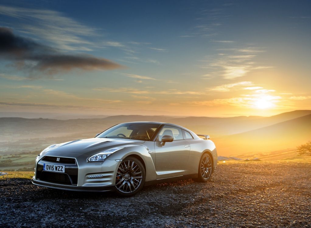 Audi r 8 Negro en Campo Marrón Durante la Puesta de Sol. Wallpaper in 1920x1408 Resolution