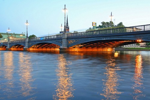 Image gray concrete bridge over river during daytime