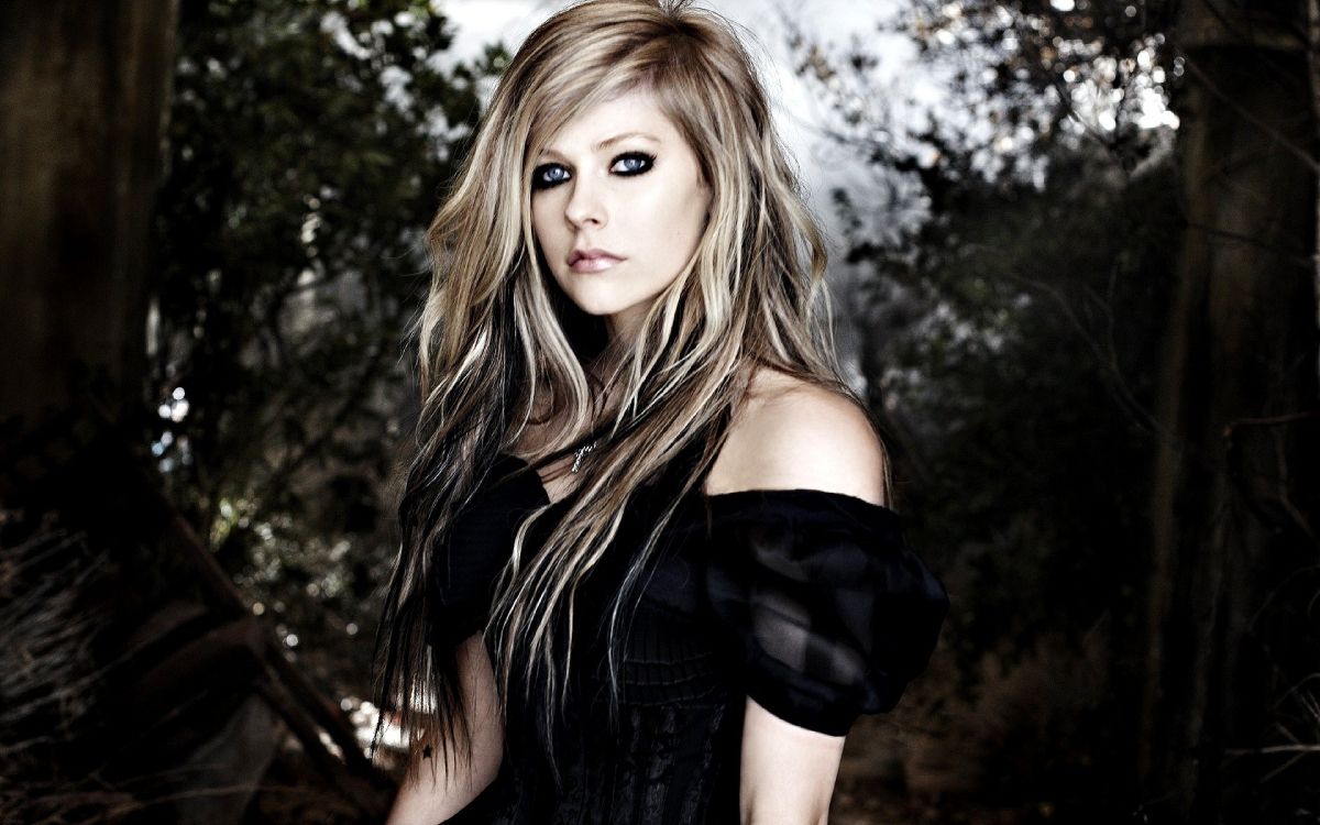 Avril Lavigne, Adiós Canción de Cuna, Cabello, Rubia, Belleza. Wallpaper in 3840x2400 Resolution