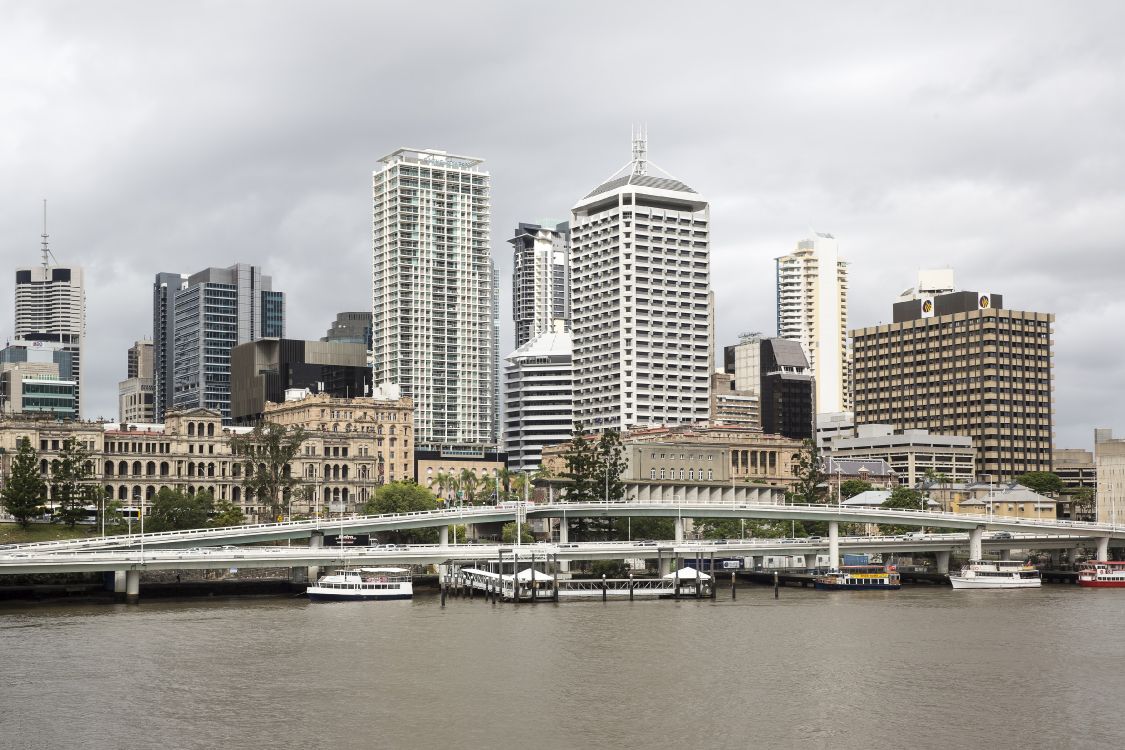 Horizon de la Ville Sous le Ciel Bleu Pendant la Journée. Wallpaper in 3600x2400 Resolution