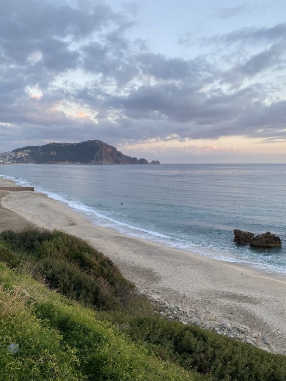 Kleopatra Strand, Wasser, Cloud, Strand, Naturlandschaft. Wallpaper in 1536x2048 Resolution