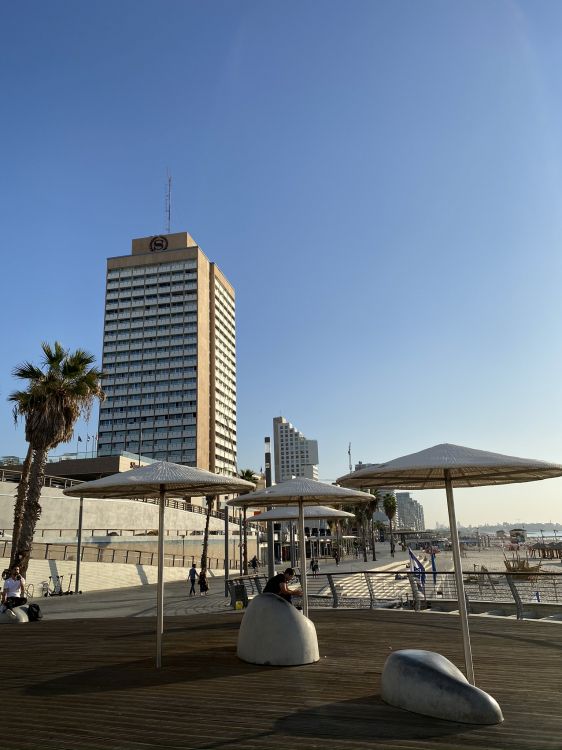 城市, 塔块, 商业建筑, 公寓, 阴凉处 壁纸 1536x2048 允许