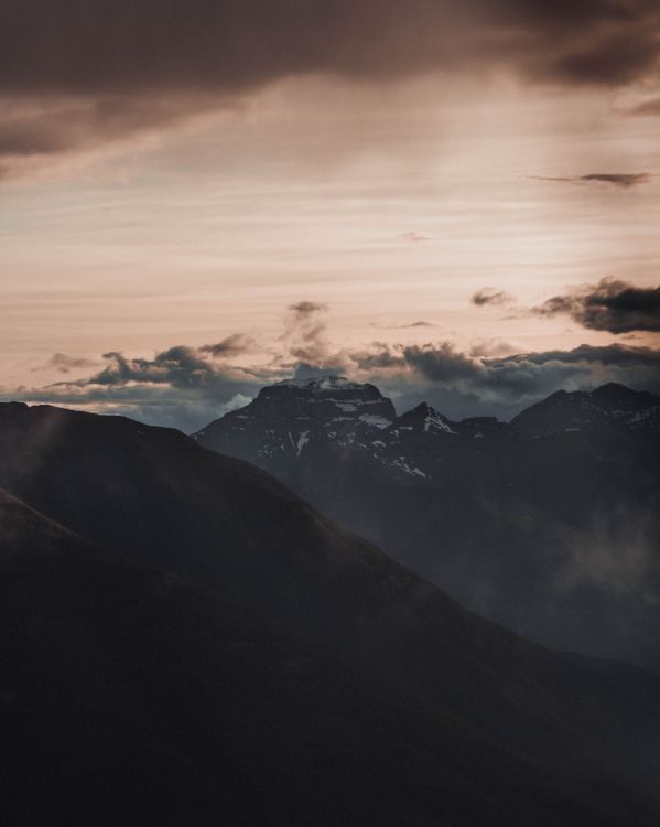 Crête, Mount Scenery, Gamme de Montagne, Atmosphère, Brouillard. Wallpaper in 3287x4109 Resolution