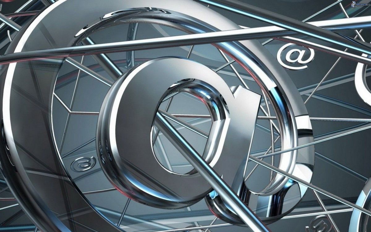 Edelstahl-Wendeltreppe Mit Edelstahlgeländer. Wallpaper in 2880x1800 Resolution