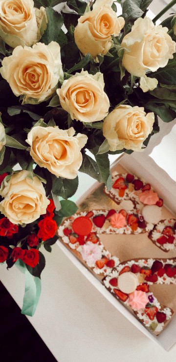 Image flower bouquet, floral design, garden roses, cut flowers, artificial flower