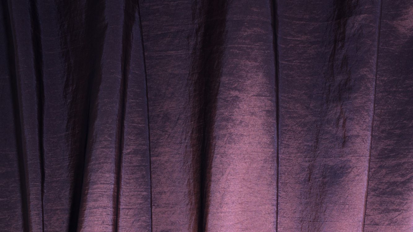 Textile Violet Près du Textile Noir. Wallpaper in 2560x1440 Resolution