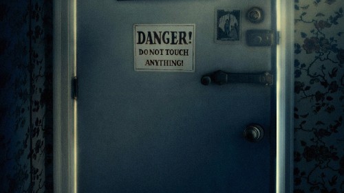 Image annabelle, The Conjuring, Ed and Lorraine Warren, New Line Cinema, door