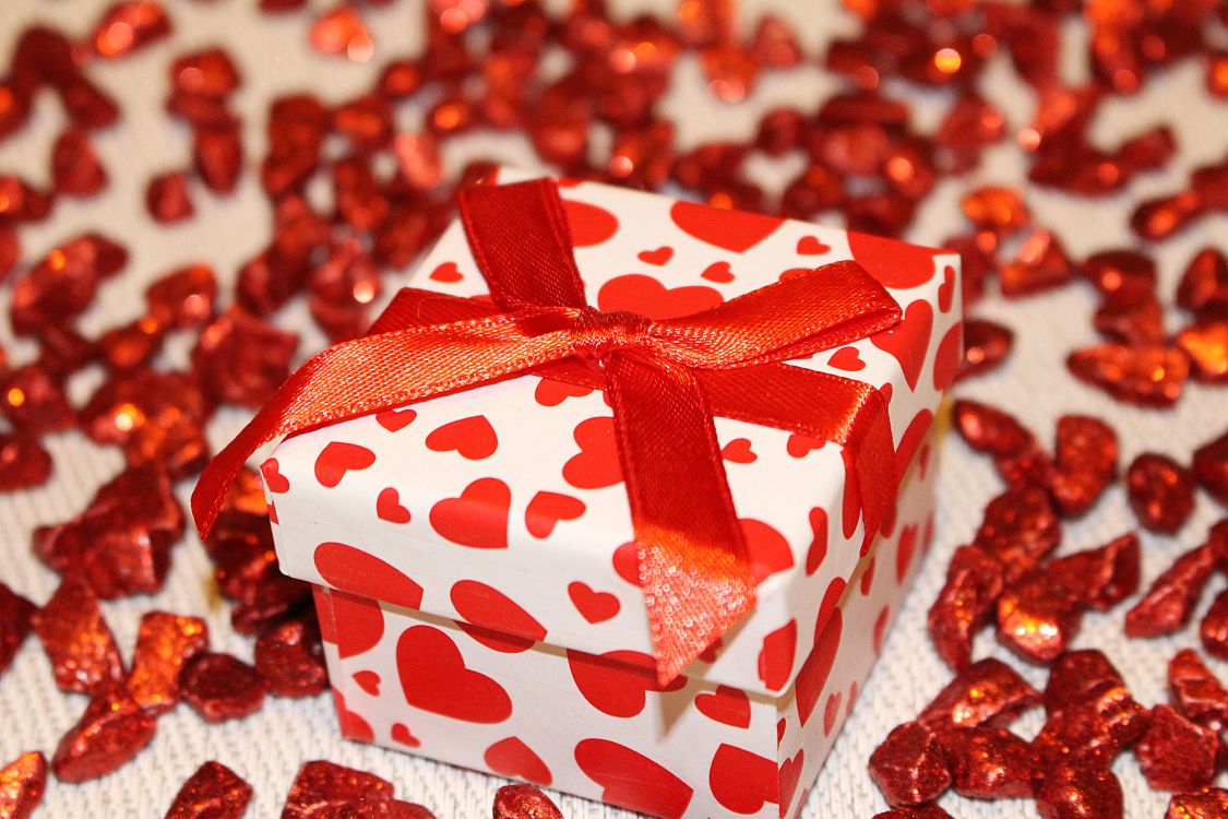 Gift, Valentines Day, Gift Wrapping, Red, Food. Wallpaper in 5184x3456 Resolution