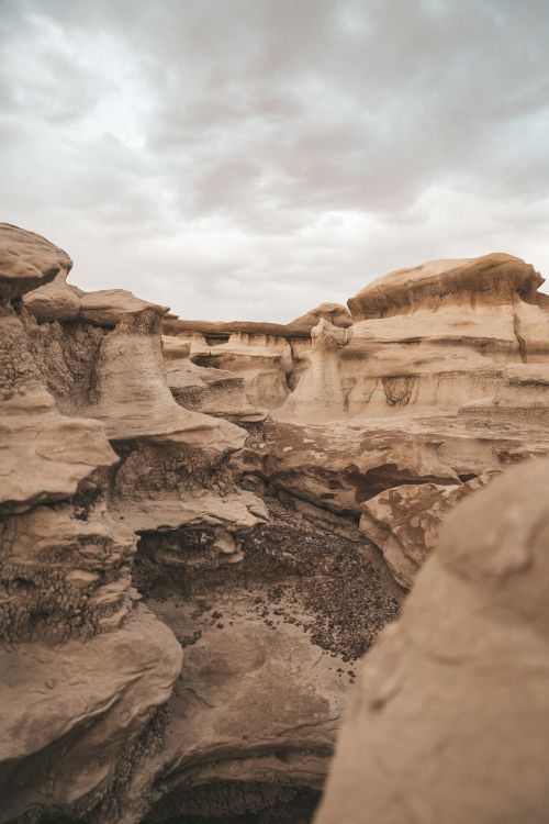 Bisti De-Na-Zin Wilderness, Badlands, Affleurement, Ciel, Géologie. Wallpaper in 5304x7952 Resolution