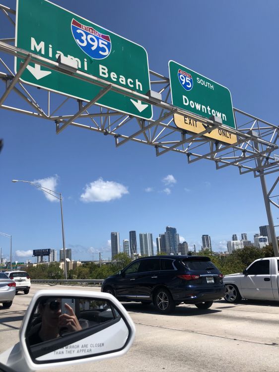 Miami, Miami Beach, Straßenschild, Road, Kfz-Spiegel. Wallpaper in 1536x2048 Resolution