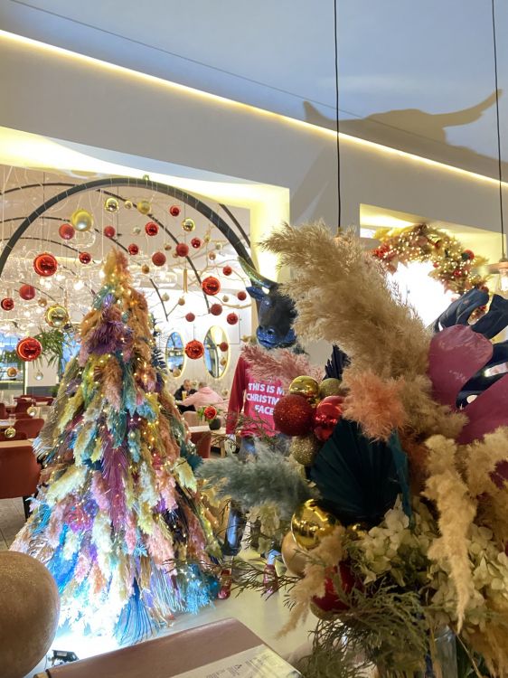 Décoration de Noël, Le Jour De Noël, Festival, Design D'intérieur, L'arrangement Des Fleurs. Wallpaper in 1536x2048 Resolution