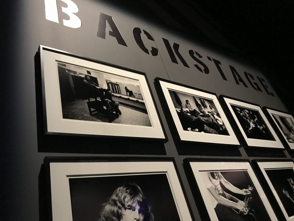 black, monochrome, brand, black and white, monochrome mode