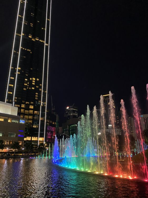 Petronas Towers, Kuala Lumpur, Malaysien, Reflexion, Wasser. Wallpaper in 1536x2048 Resolution