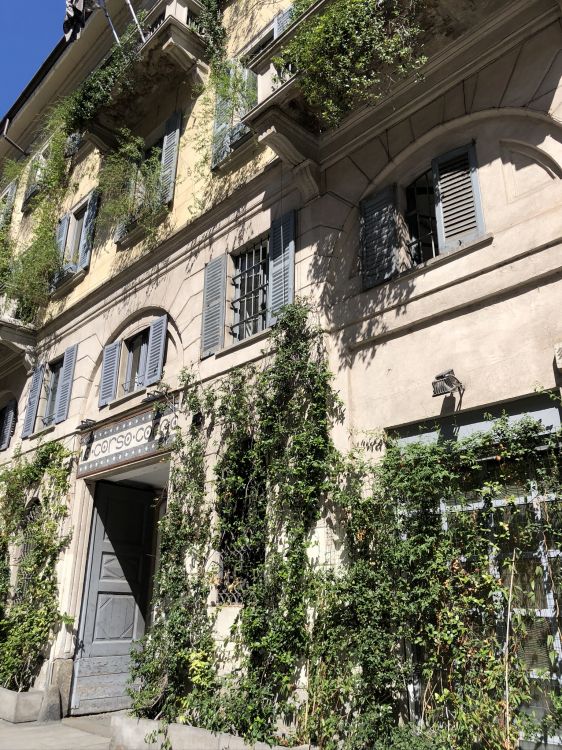 Haus, Immobilie, Fassade, Wand, Bogen. Wallpaper in 1536x2048 Resolution