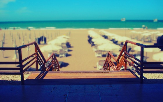 Wallpaper Brown Wooden Lounge Chair on Brown Wooden Dock During Daytime