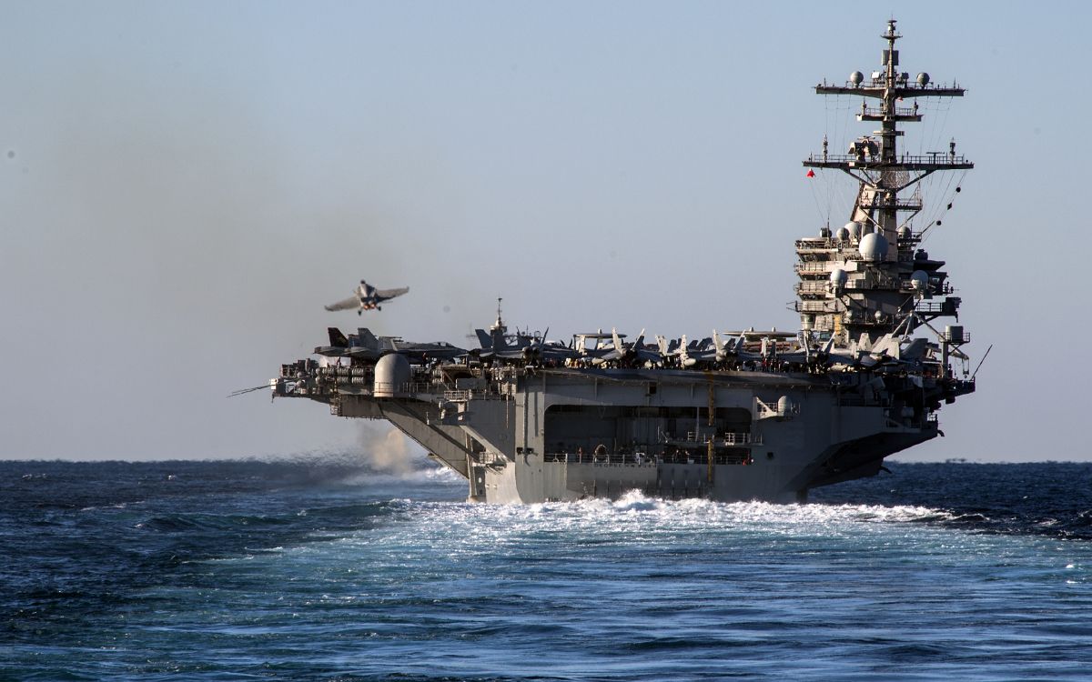 Aircraft Carrier, United States Navy, USS George H W Bush, Ship, Carrier Strike Group. Wallpaper in 3840x2400 Resolution