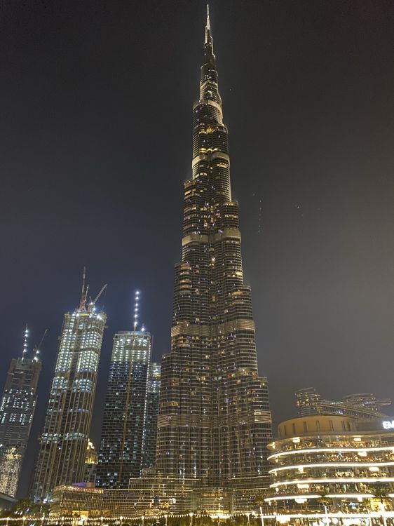 Dubaï, Burj Khalifa, Gramsh, Gratte-ciel, Tour de Bloc. Wallpaper in 1536x2048 Resolution