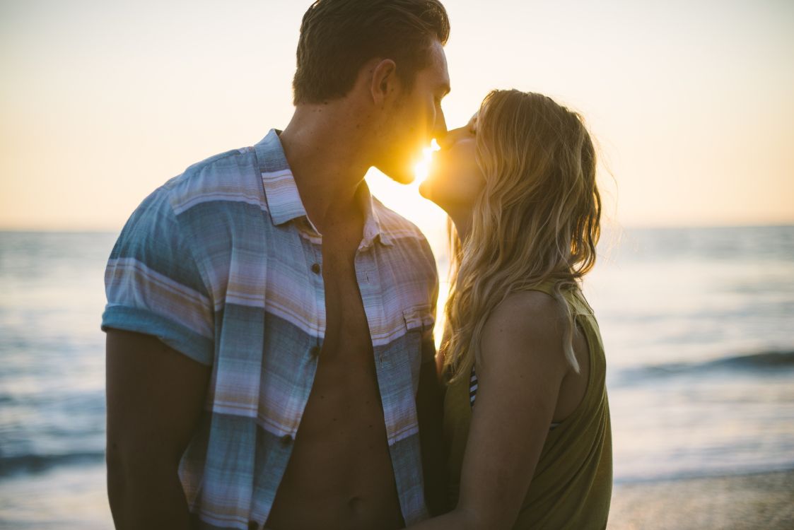 kiss, People in nature, romance, love, backlighting