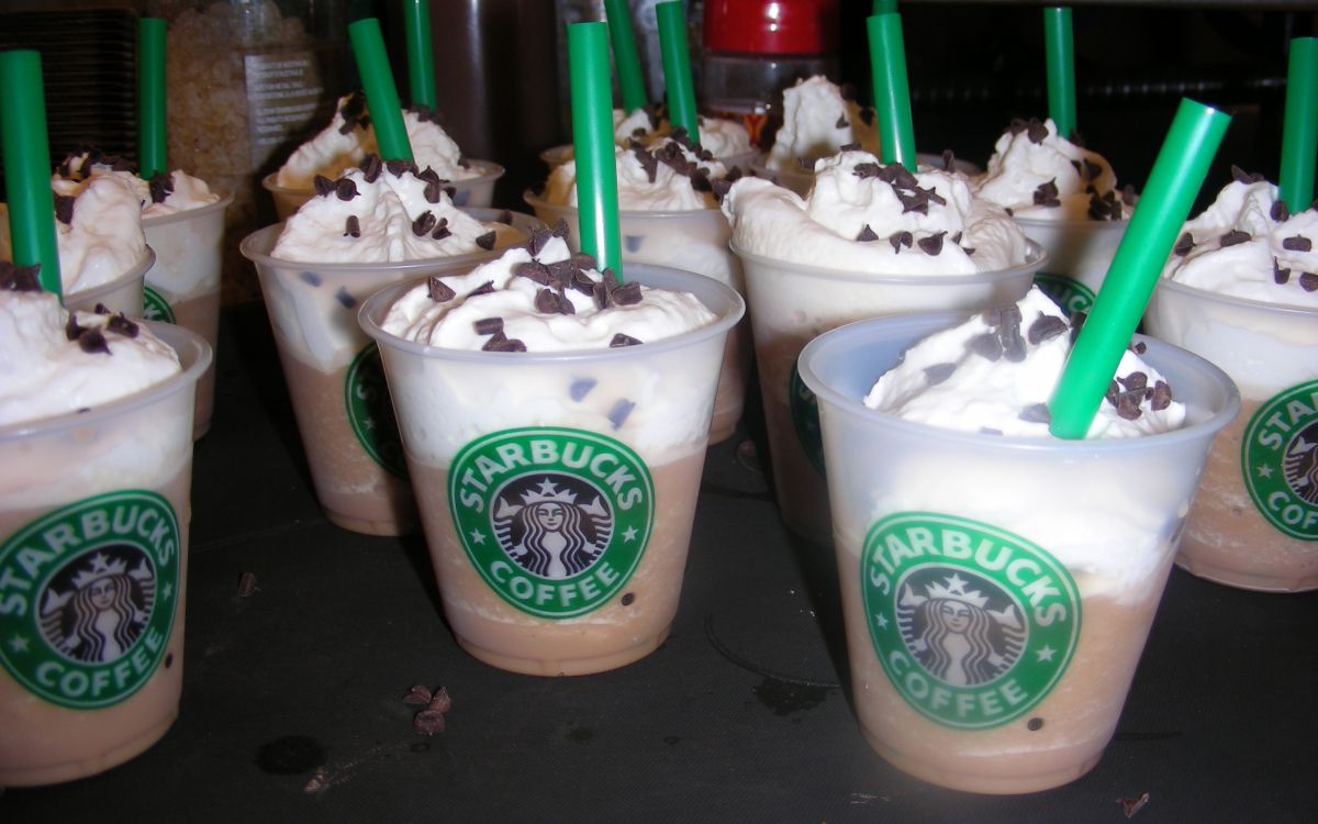 Tasse Starbucks Blanche et Verte. Wallpaper in 2880x1800 Resolution